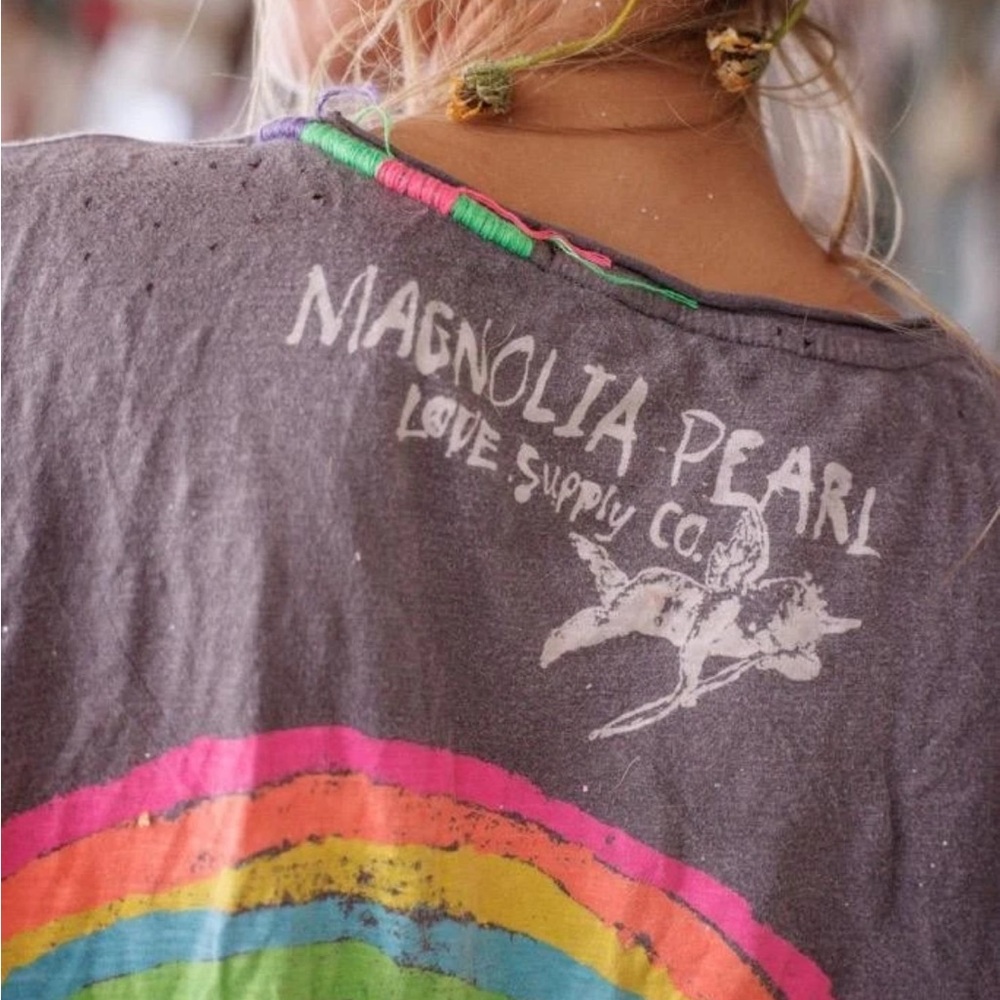 Magnolia Pearl Gray Tee with Neon Dragon Print - Picture 3 of 3